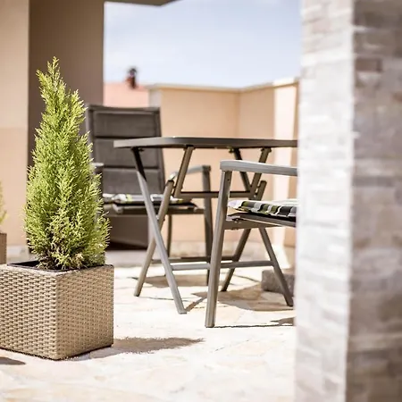 Apartament Marco *